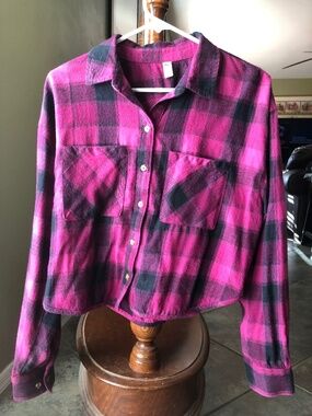 BP. Brand Cropped Pink & Black Cropped Button Up